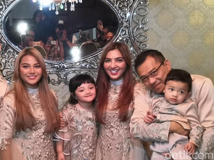 Ulang Tahun, Ashanty Dihadiahi Kalung Ratusan Juta dari Aurel