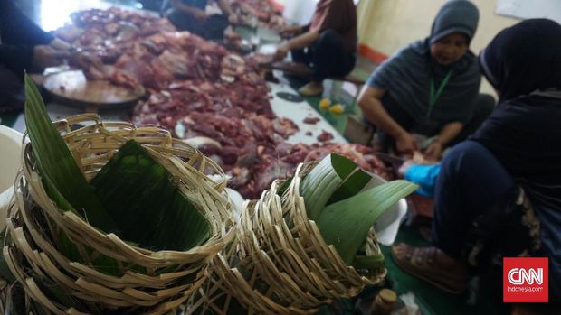 Ragam Wadah Unik Pengganti Bungkus Plastik Daging Kurban