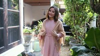 Prilly Latuconsina menjadi selebriti yang ikut merayakan momen Idul Adha. Foto: (ismail/detikhot)