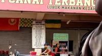 Viral! Penjual Ini Tak Sengaja Lempar Adonan Roti Canai ke Kepala Pengunjung