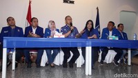 Eddy Soeparno memberikan keterangan pers terkait syukuran dalam rangka memperingati HUT ke-20 PAN.