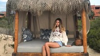 Bicara liburan, Hazzel suka main ke tempat-tempat menyenangkan dan instagramable. Ini foto liburannya waktu di Meksiko. (keeleyhazell/Instagram)