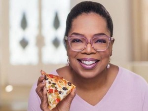 Oprah Perkenalkan Pizza Beku Sehat dengan Paduan Kembang Kol