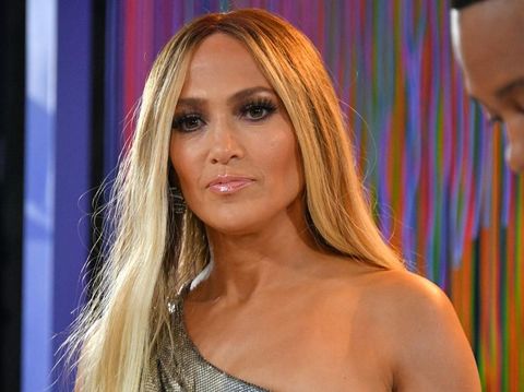 Mevvah! Jennifer Lopez Pakai Anting Berlian yang Harganya Bikin Melongo