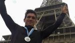 Gaya Traveling Reza Alipour, Si Tampan Atlet Speed Climbing Iran
