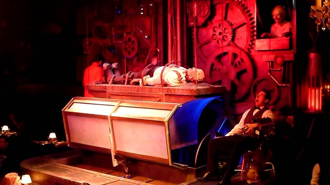 Jangan Datang Sendirian! Di 5 Restoran Ini Bisa Makan Bareng Hantu