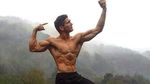 Gaya Traveling Reza Alipour, Si Tampan Atlet Speed Climbing Iran