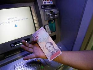 Venezuela Terbitkan Uang Baru, 1 Juta Bolivar jadi 10 Bolivar