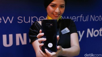 Sementara untuk kebutuhan selfie tersedia kamera 8MP. Punya aperture f/1.7, autofokus dan bisa merekam 1.440/30fps. Foto: detikINET/Rengga Sancaya