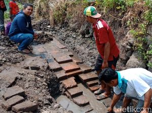 Bata Ditemukan Terpendam Diyakini Terhubung dengan Candi Jawi