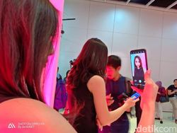 Pesona OPPO F9 yang Menggoda Mata