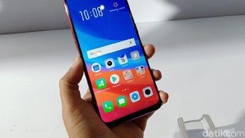 Aspek rasio 19,5:9, dan persentase screen-to-body sebesar 90.8%.  (Foto: detikINET/Adi Fida Rahman)