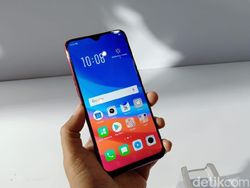 Pesona OPPO F9 yang Menggoda Mata