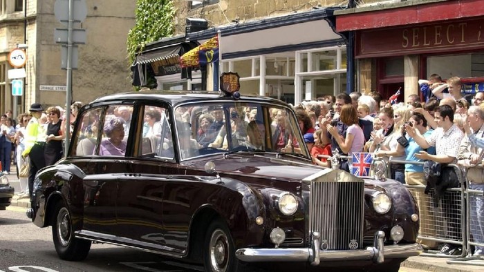 Mobil Ratu Elizabeth dan Lady Diana Dilelang