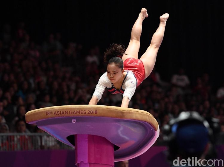 Aksi Cantik Pesenam Korsel Ini Hasilkan Emas