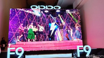 Alinna mengatakan bahwa beberapa tahun ini, produk seri F OPPO telah memimpin produk Selfie dan 5 juta pengguna yang memakai OPPO F series merasakan kebahagiaan menggunakannya. (Foto: detikINET/Adi Fida Rahman)