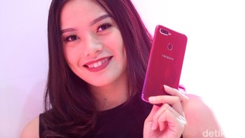 Kemudian adanya fitur VOOC Flash Charge yang sudah mendapatkan respons baik dari pengguna OPPO. (Foto: detikINET/Ari Saputra)