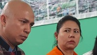 Meiliana adalah ibu dari 4 orang anak. Sejak peristiwa pada Juli 2016 silam, Meiliana telah pindah dari Tanjung Balai karena rumahnya dirusak. Saat pindah tersebut, suami Meiliana kehilangan pekerjaannya. Anak Meiliana, yang baru lulus SMA, masih trauma. (Foto: Dok. Ranto Sibarani)
