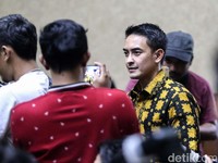 Mahalnya Action Figure yang Dibeli Zumi Zola