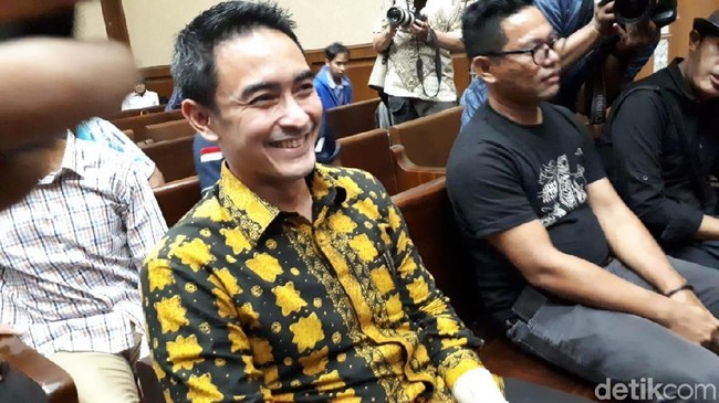 Mahalnya Action Figure yang Dibeli Zumi Zola