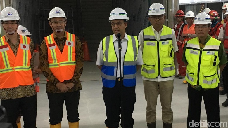 Jajal MRT, Anies: Rasanya Smooth, Seperti Naik Eskalator Berjalan Jajal MRT, Anies: Rasanya Smooth, Seperti Naik Eskalator Berjalan