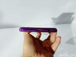 Pesona OPPO F9 yang Menggoda Mata
