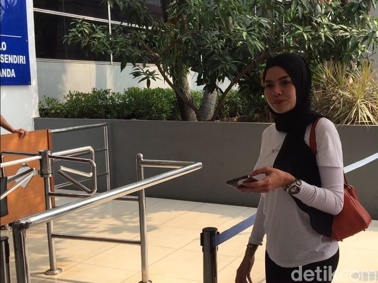 Difitnah oleh Sam Aliano, Nikita Mirzani Laporkan Balik