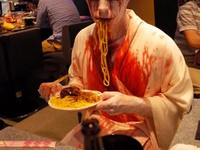 Jangan Datang Sendirian! Di 5 Restoran Ini Bisa Makan Bareng Hantu