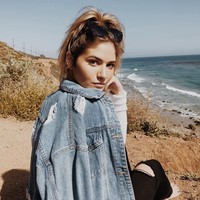 Sampai saat ini Shauna dan Ben Affleck belum mengonfirmasi hubungan mereka. Namun banyak saksi mata mengatakan bahwa beberapa hari lalu keduanya melakukan makan malam bersama. Shauna pun diketahui menginap bersama Ben.  Foto: Instagram (@shaunasexton_)