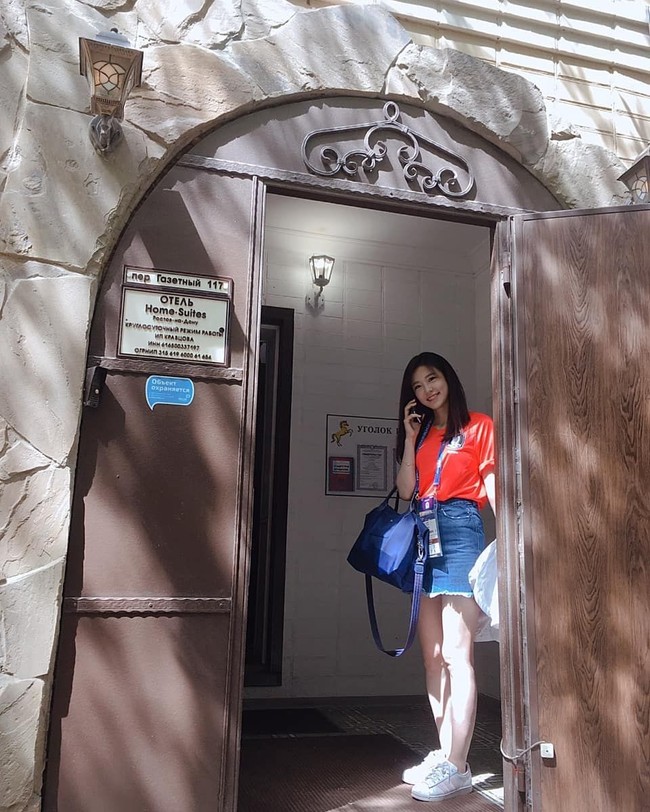 Wanita berambut panjang ini juga populer di media sosial. Ia memiliki 155 ribu lebih pengikut di Instagram Foto: Instagram