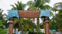 Kampung Arborek adalah sebuah pulau kecil di Kabupaten Raja Ampat dengan penghuni hanya sekitar 200-an. Meski bisa dibilang cukup terpencil bukan berarti traveler tidak bisa menghabiskan waktu di sana menikmati keindahan alamnya. (Firdaus Anwar/detikTravel)