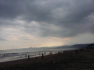 5 Pesona Pelabuhan Ratu, Pantai Eksotis di Sukabumi
