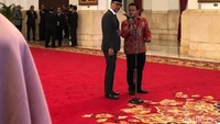 Agus Gumiwang menjalani sesi gladi bersih sebelum pelantikan di Istana. Foto: Ray Jordan/detikcom