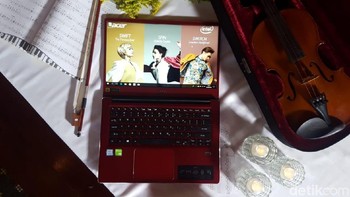 Karena tergabung dengan lini produk yang sama, Swift 3 juga mengedepankan desainnya. Mengusung layar 14 inch, laptop ini memiliki bobot 1,6 kilogram. Selain itu, ketebalannya itu hanya 18,7 milimeter. Foto: detikINET/Muhamad Imron Rosyadi