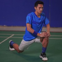 Kamu yang menonton pertandingan bulutangkis beregu putra pada pasti tahu sosok atlet tampan yang satu ini. Yup, dia adalah Jonatan Christie. Meskipun kalah, permainan raketnya saat melawan atlet China, Chen Long, tetap bikin kagum. Jonatan tidak menyerah hingga harus bermain tiga game dengan Chen Long. Pada Sea Games 2017, atlet 20 tahun ini juga mempersembahkan emas untuk Indonesia. Foto: Dok. Instagram, Dok. Getty Images