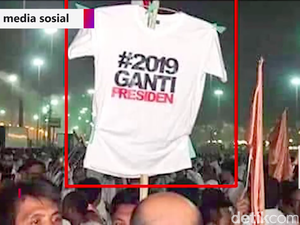 Video: Kaus #2019GantiPresiden Dikibarkan Jemaah Haji di Makkah