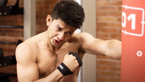 Iko Uwais sixpack