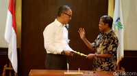 Usai menerima jabatan, Agus pun melayangkan pujian kepada Idrus.