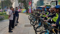 Kepala Pengamanan Objek Wisma Atlet Kemayoran, AKBP Nengah Adi Putra dan Wakil Kepala Objek Wisma Atlet, Kompol Saiful Anwar, menggelar apel di lokasi, Jumat (24/8/2018) pukul 06.15 WIB. (Dok Istimewa)