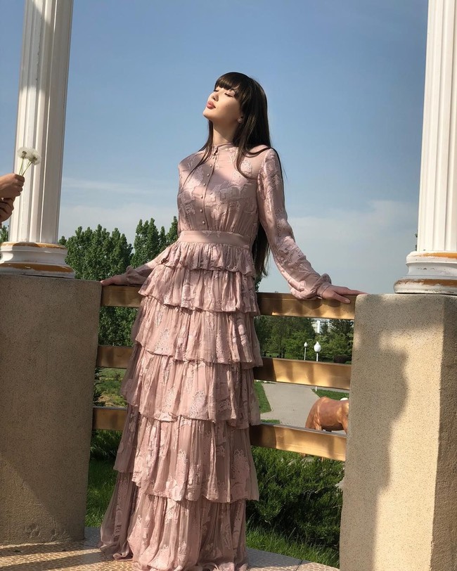 Sangat sulit untuk bekerja seperti ini. Penonton bersikap seperti hanya ada satu pemain dalam pertandingan, kata pelatih Nurlan Sadikov kala itu. Foto: Instagram @altynbekova_20