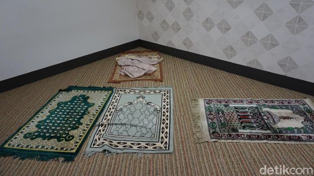 Sajadah di ruang salat
