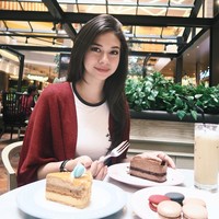 Setelah double cleansing, Yuki Kato mengaku tidak melakukan banyak perawatan lagi. Setelah itu, aku biasanya pakai lip balm karena bibir aku kering atau pakai petroleum jelly. Petroleum jelly biasanya aku juga pakai di alis, bulu mata, bawah mata, kata Yuki.  Foto: Dok. Instagram/ Yuki Kato