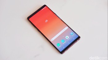 Galaxy Note 9 menawarkan layar 6,4 inch. Foto: Adi Fida Rahman/detikINET