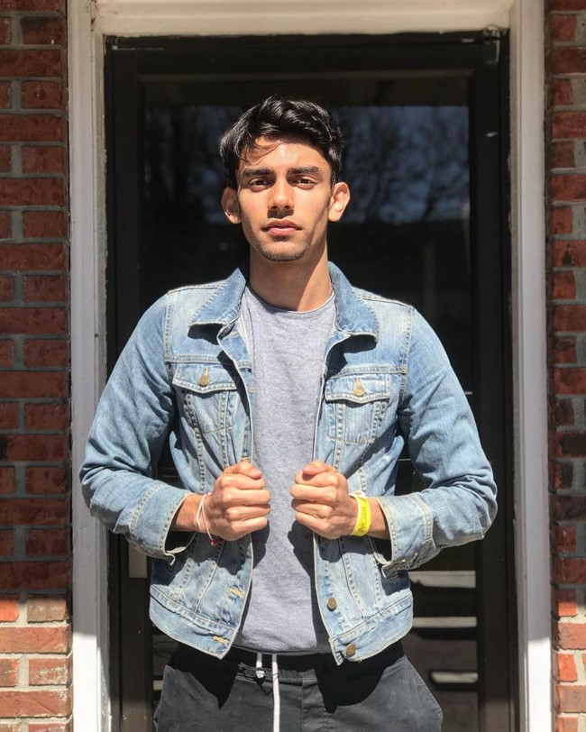 Pria tampan satu ini adalah atlet Singapura, Zubin Muncherji. Zubrin merupakan sprinter. Pada ajang Big Ten Championships in Bloomington, Zubrin mencetak rekor 47.02 detik untuk lari 400 meter. Foto: Dok. Instagram, Dok. Getty Images