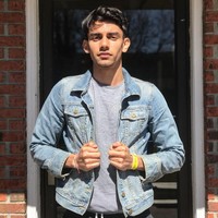 Pria tampan satu ini adalah atlet Singapura, Zubin Muncherji. Zubrin merupakan sprinter. Pada ajang Big Ten Championships in Bloomington, Zubrin mencetak rekor 47.02 detik untuk lari 400 meter. Foto: Dok. Instagram, Dok. Getty Images