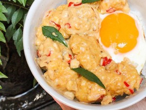 Yuk, Cicip Rice Bowl Ayam Saus Telur Asin hingga Betutu Enak di Tempat Ini!