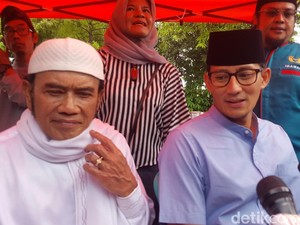 Usai Salat Jumat, Sandiaga dan Rhoma Tinjau UKM di Mampang