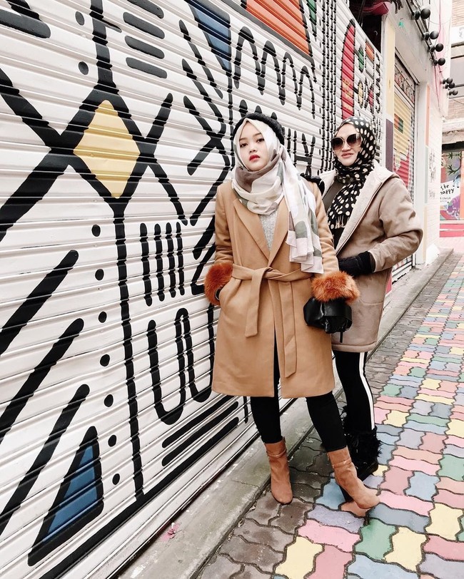 Memiliki suara merdu seperti ayah dan kakaknya, Putdel juga sering membuat video cover. Akun Youtube-nya kini sudah memiliki 120 ribu subscribers. Foto: Instagram/putridelina