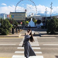 Karena wajah cantiknya yang mencuri perhatian, Sabina memang sempat mendapat pandangan negatif dari pelatih dan rekan timnas voli Kazakhstan.  Foto: Instagram @altynbekova_20