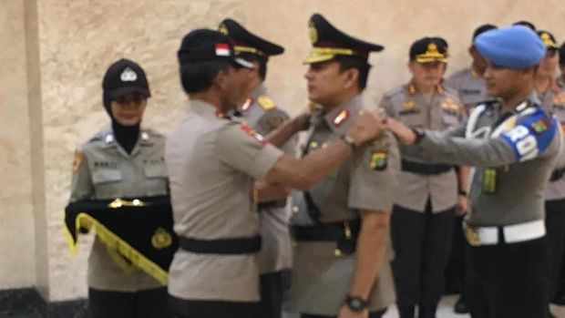 Wahyu menggantikan posisi Brigjen Purwadi yang menjadi Kapolda Lampung.